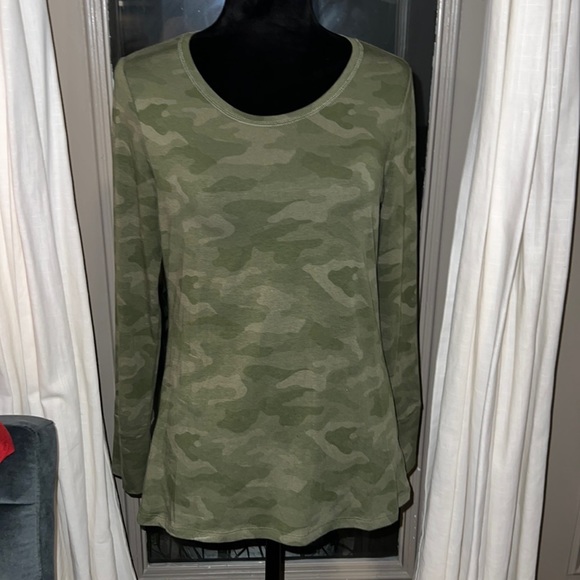 a.n.a Tops - ana A New Approach longsleeve green camo pattern women’s shirt casual top Small​